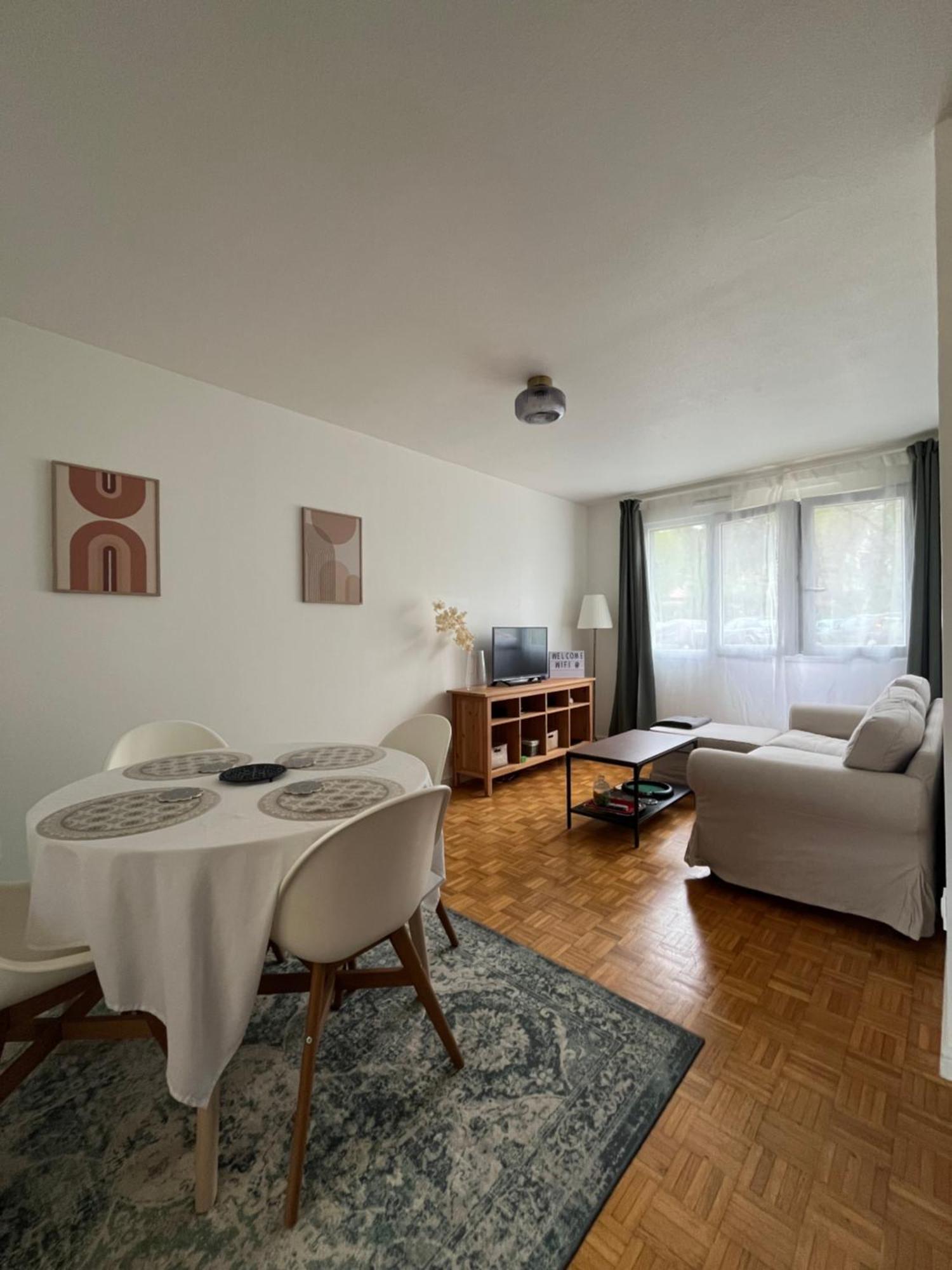 Appartement Cosy Et Confortable Saint-Genis-Laval Exterior photo